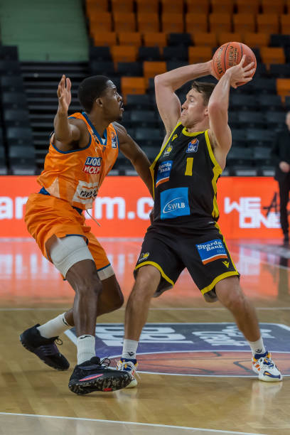 竞争对手和 竞争对手和