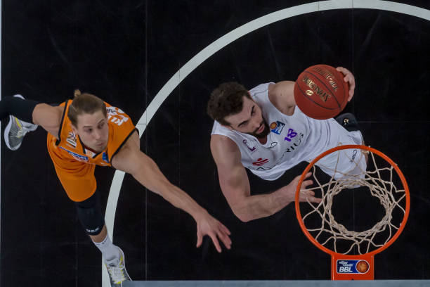 她将肩负着 她将肩负着