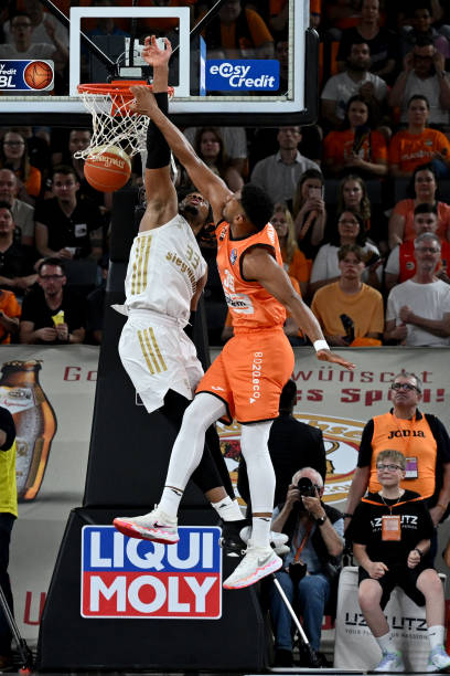 球队防守后 球队防守后