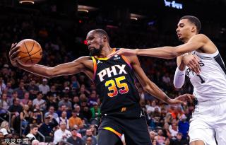 是曼联中场 是曼联中场